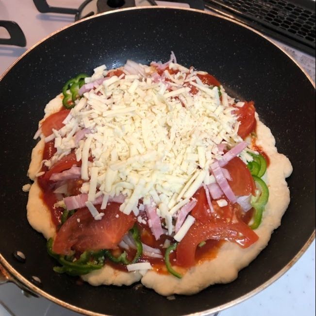 生地1個に直径26センチのフライパンがピッタリ