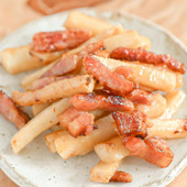 やみつき間違いなし！長芋とベーコンのぺペロン炒め