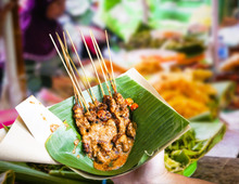 インドネシア料理の思い出。ピーナッツがおいしかった国で出会ったローカルフード旅【世界思い出旅ごはん おかわり】