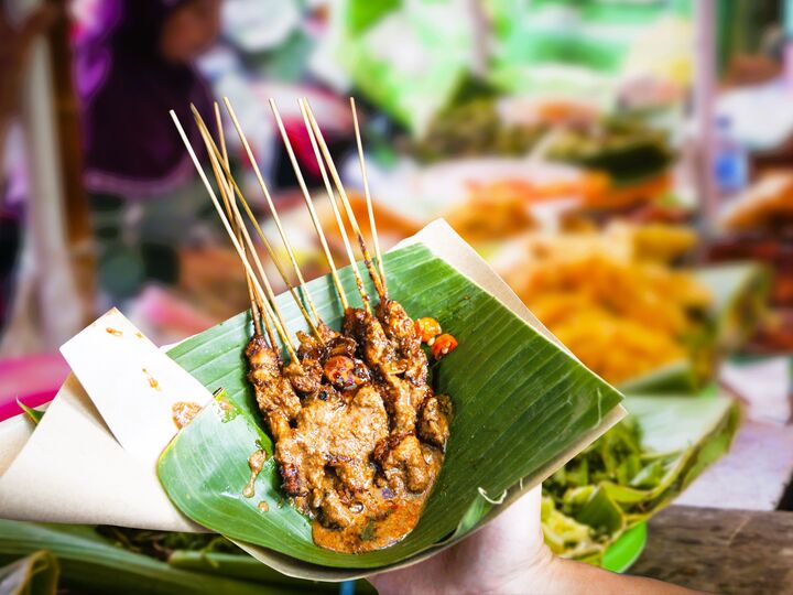 インドネシア料理の思い出。ピーナッツがおいしかった国で出会ったローカルフード旅【世界思い出旅ごはん おかわり】