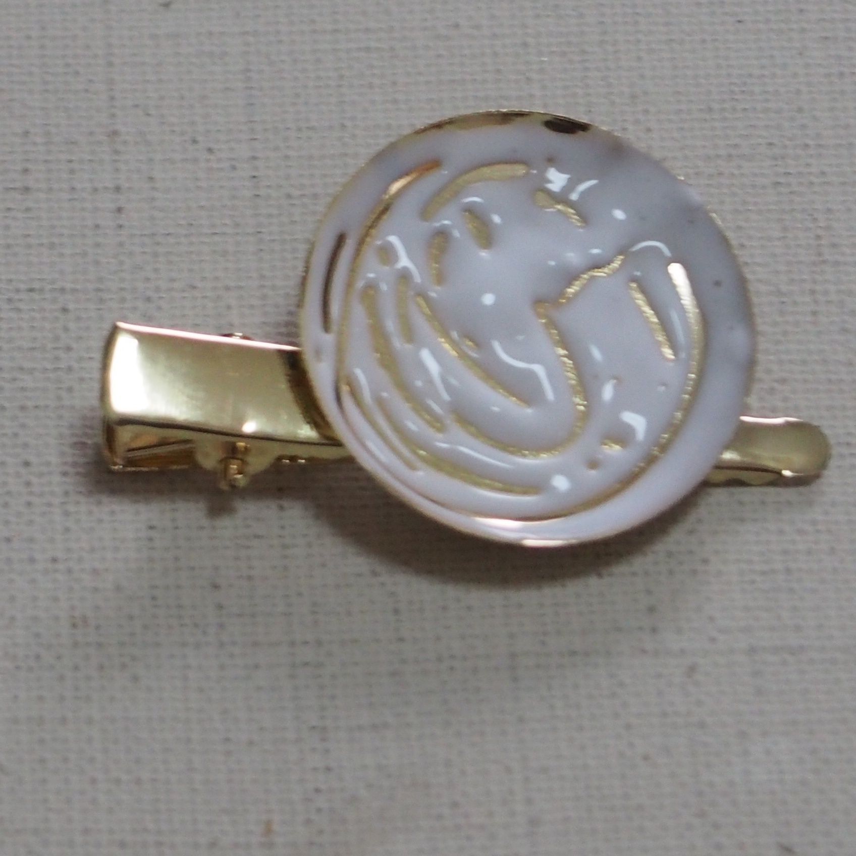 木工ボンドで接着します