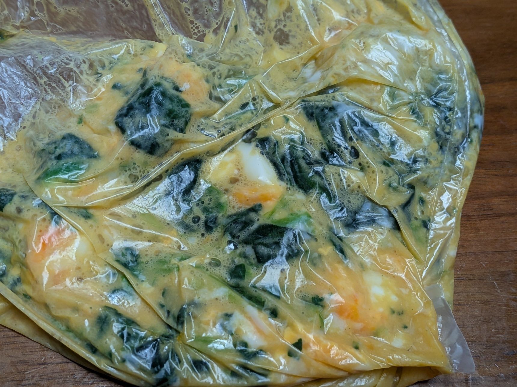 4．更に20秒程度加熱し、揉む。