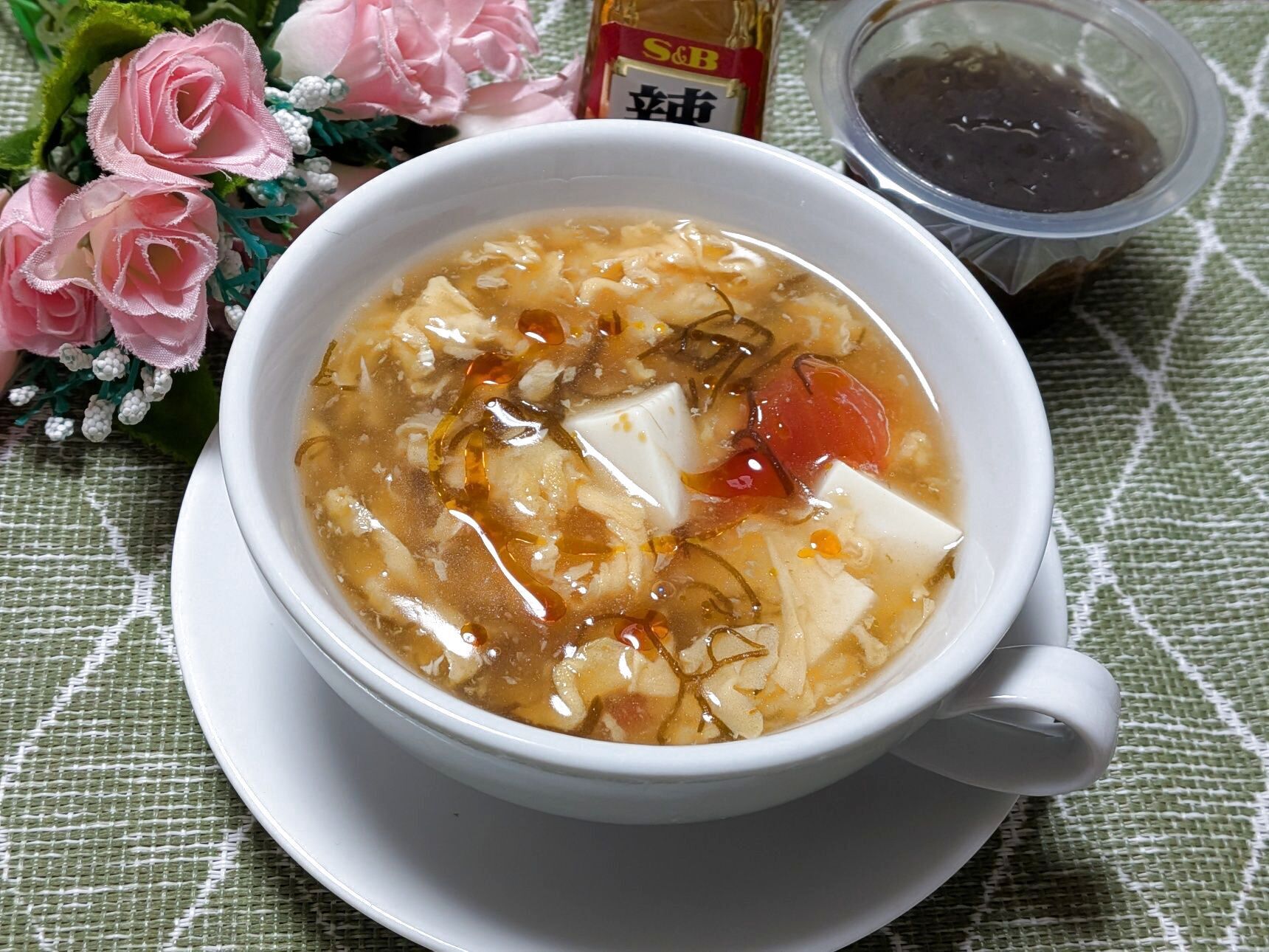 スーパーで買えるもずく酢で！とろみたっぷり酸辣湯