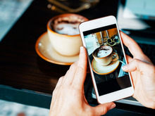 〈60代からのスマホ〉不慣れな人は要注意！スマホ利用で「ゼッタイやっちゃダメなこと」4つ