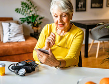 私が「高齢者スマホ」をおすすめしない本当の理由。実は不便なんですよ！【60代からのスマホ】