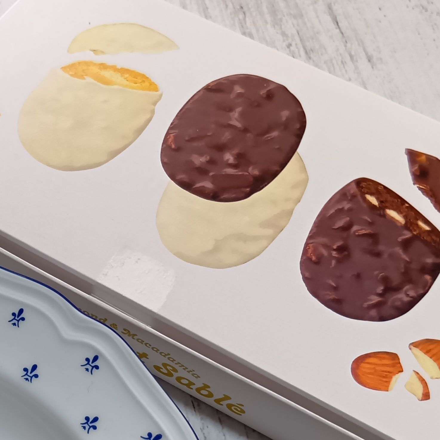 1080円でこの幸福感～！/0にこだわるユーハイムのショコラサブレ（アーモンド＆マカダミア）