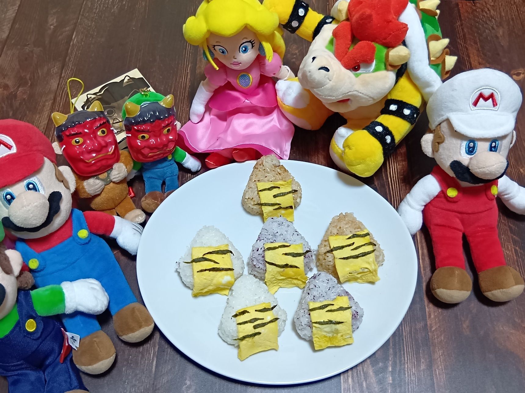 ユニバで子供と楽しく買い集めた、思い出深いぬいぐるみたちと一緒に撮影～！