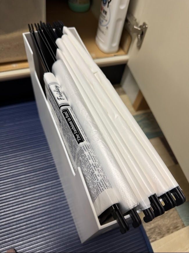 取っ手付きポリ袋の取りやすい100均収納