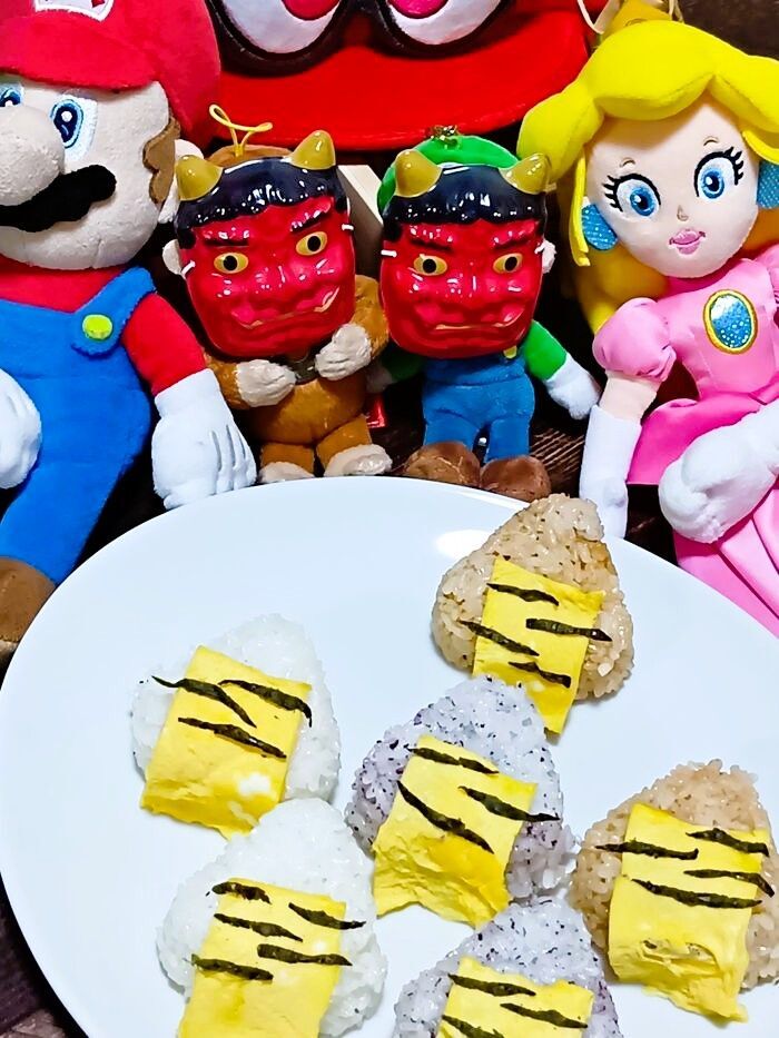 【節分・超簡単】100均の珍アイデア便利グッズでおにぎりが「鬼ぎり」に！ ＋プチお面で演出！