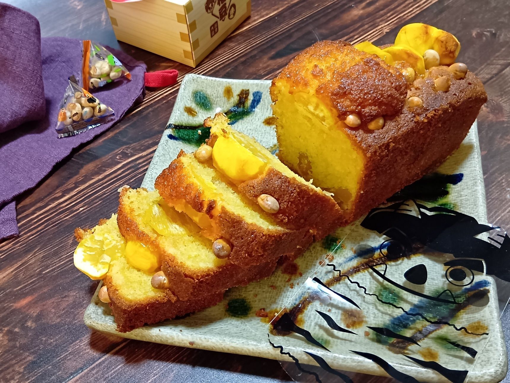 パウンドケーキに加えることで、頂き物の和菓子が、新たなスイーツとして生まれ変わりました。