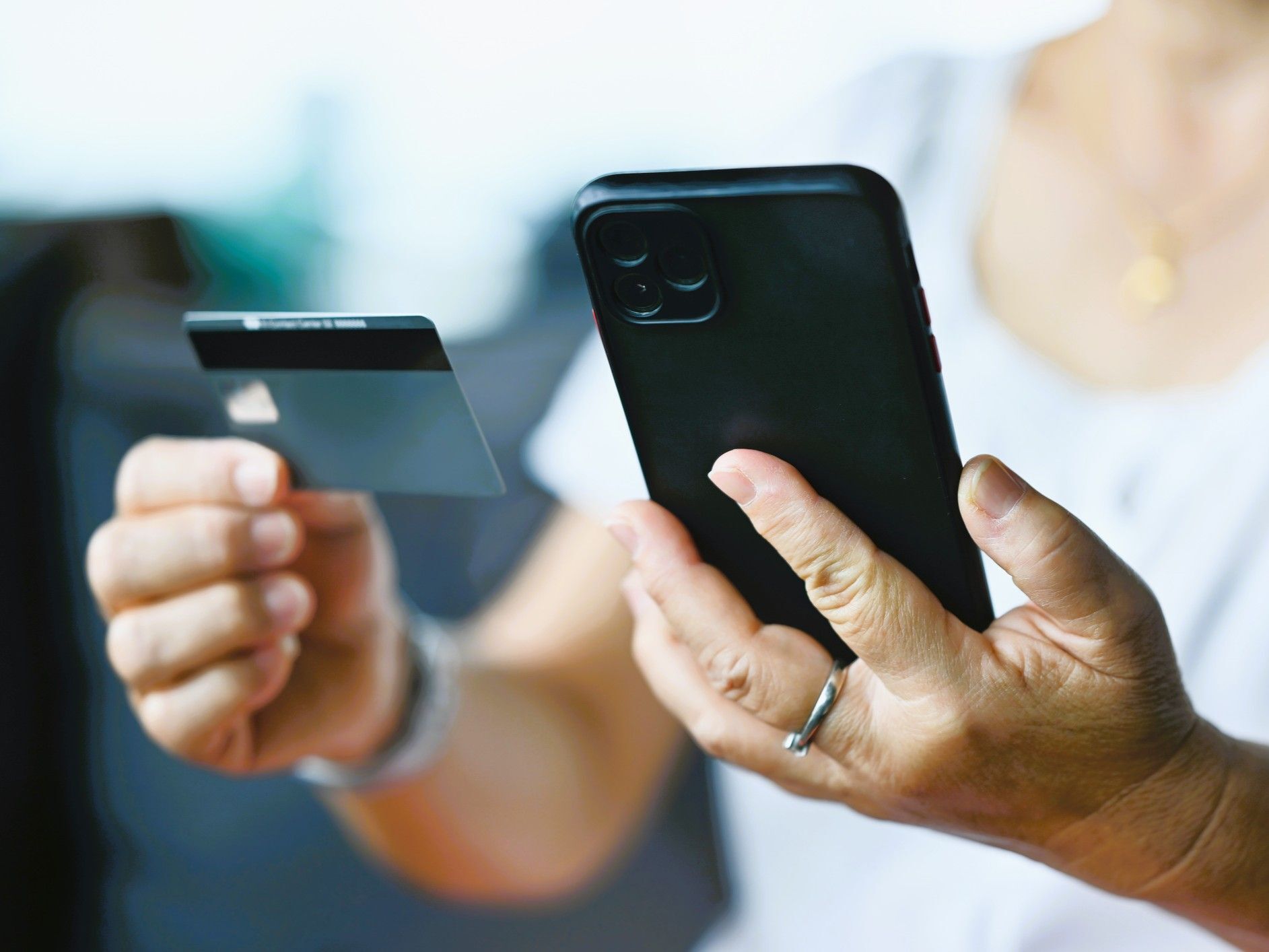 【60代からのスマホ】悪用されないためにゼッタイやってほしいこと4つ。不正利用や詐欺を防げますよ！