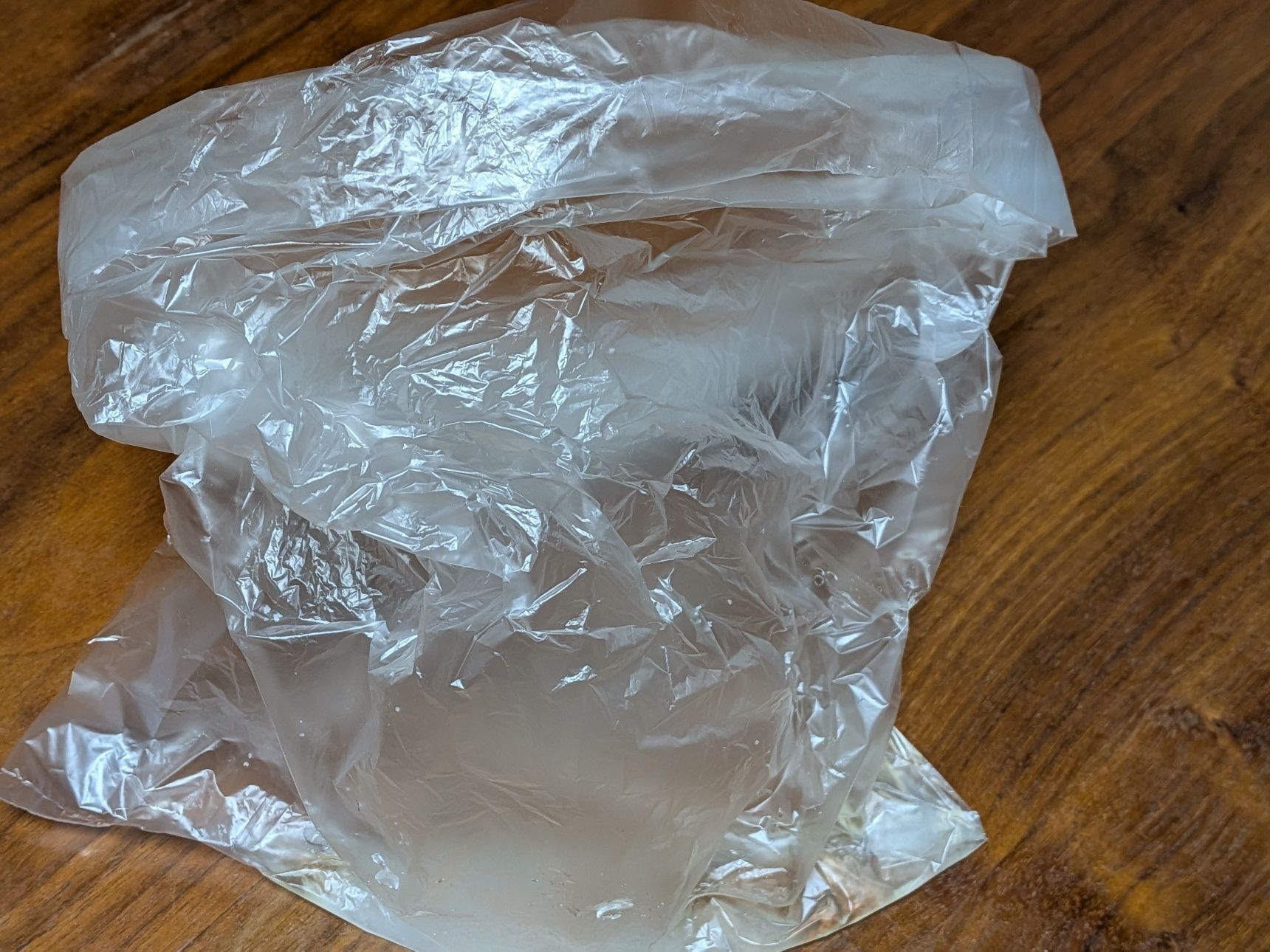 1. アイラップに◯を入れて手で揉みこみ、混ぜ合わせる。ご飯も入れて酢飯を作る。