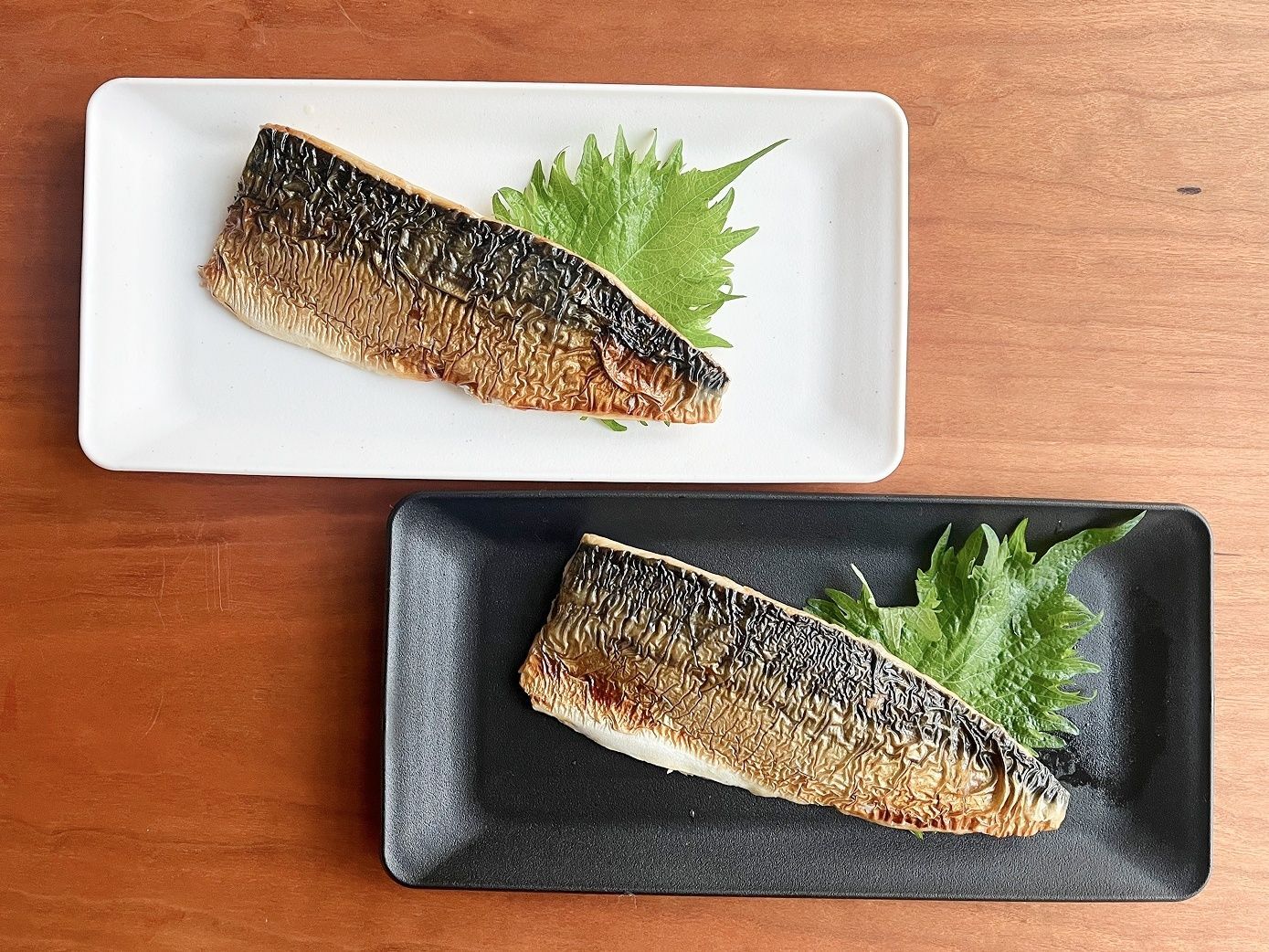 〈試してみた！〉白と黒の器で、盛り付けの印象が変わる