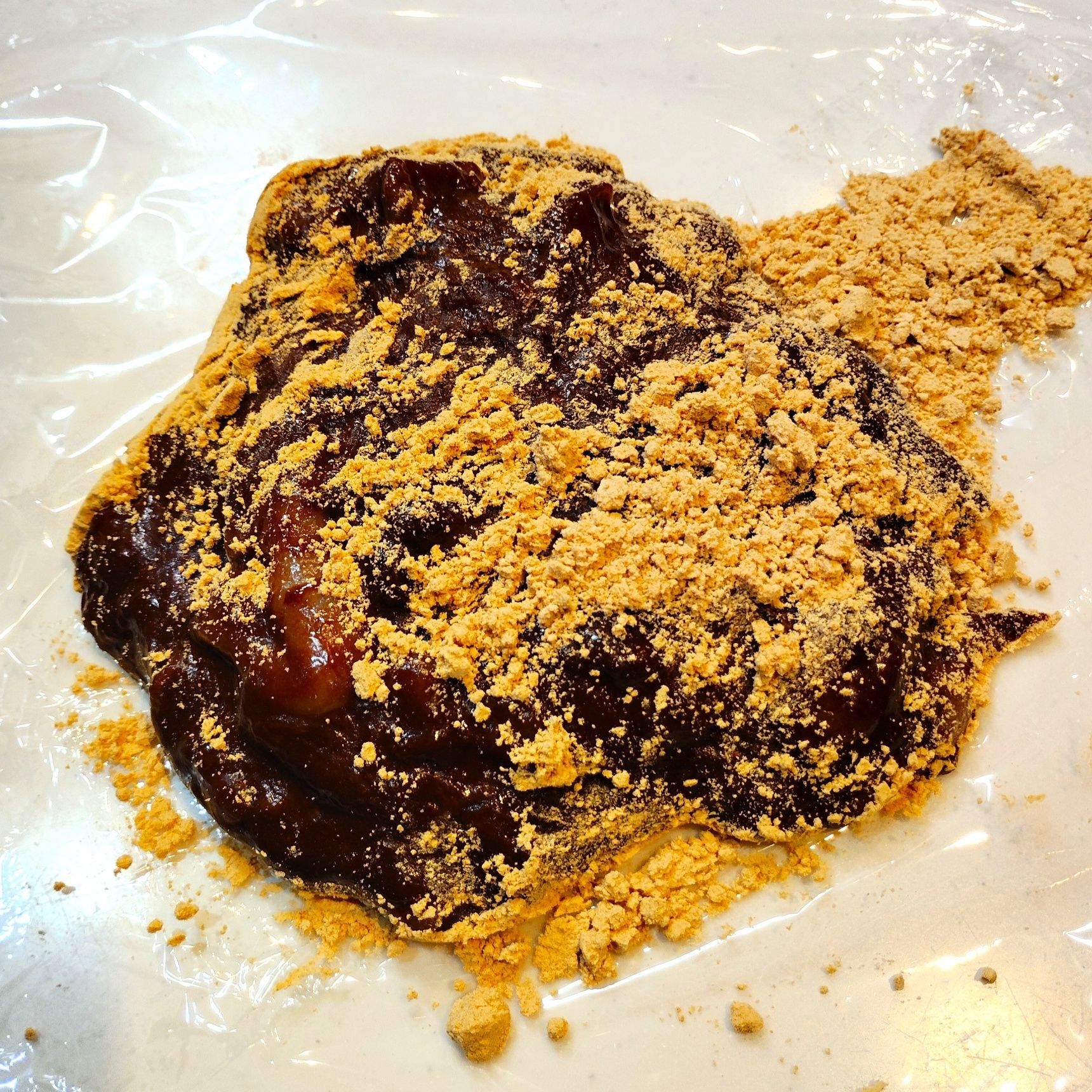 きなこをまぶす