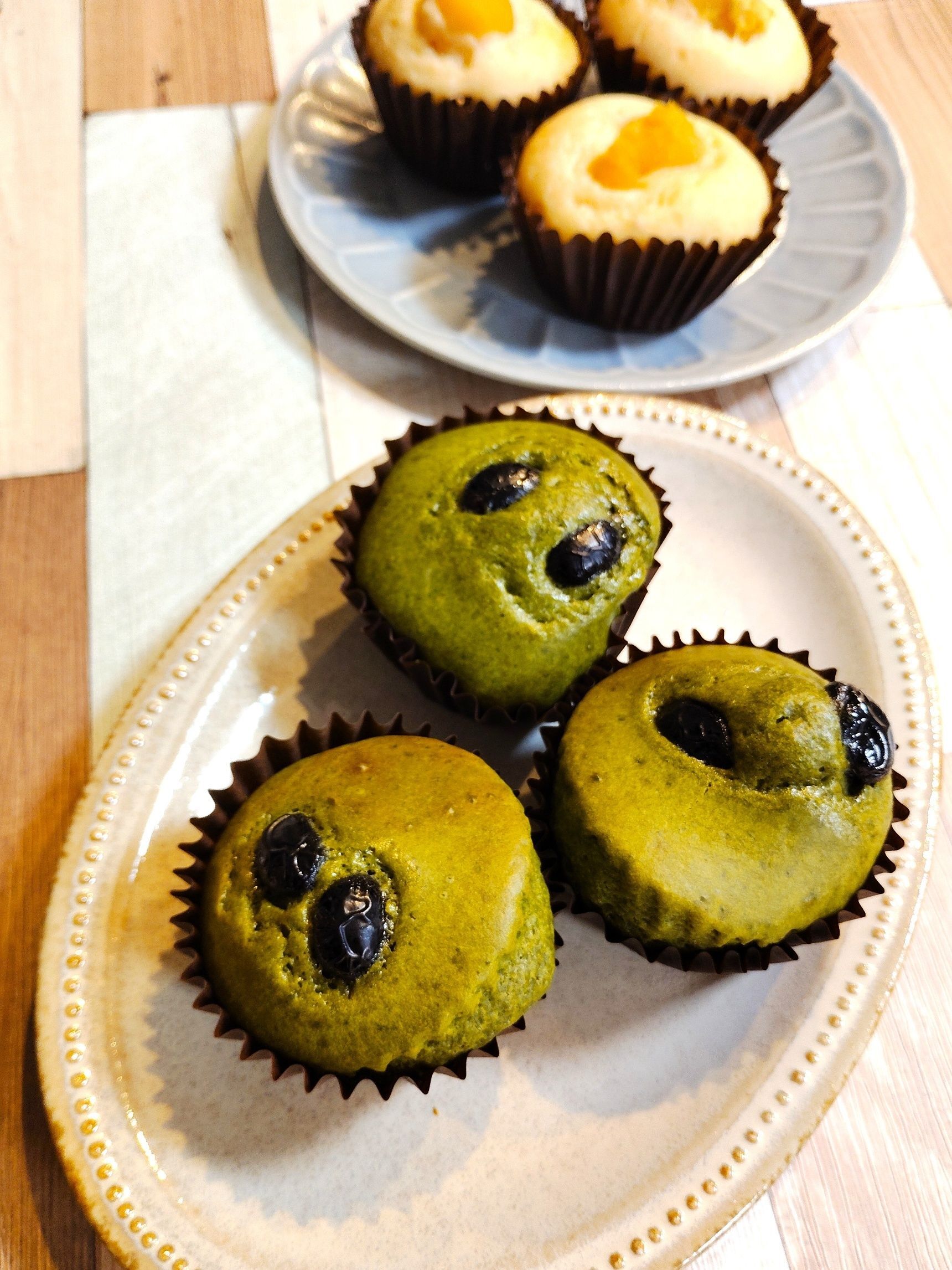 抹茶生地はこちら！チョコチップを入れずに黒豆にしてみました～