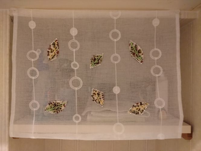 カーテンに貼り付ける