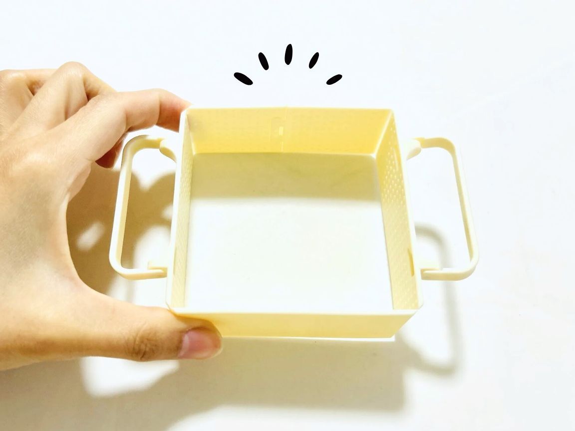 【ダイソー】不思議な『枠』に詰めるだけで…？→地味に面倒な作業がめちゃラクに！1個あると便利です♪