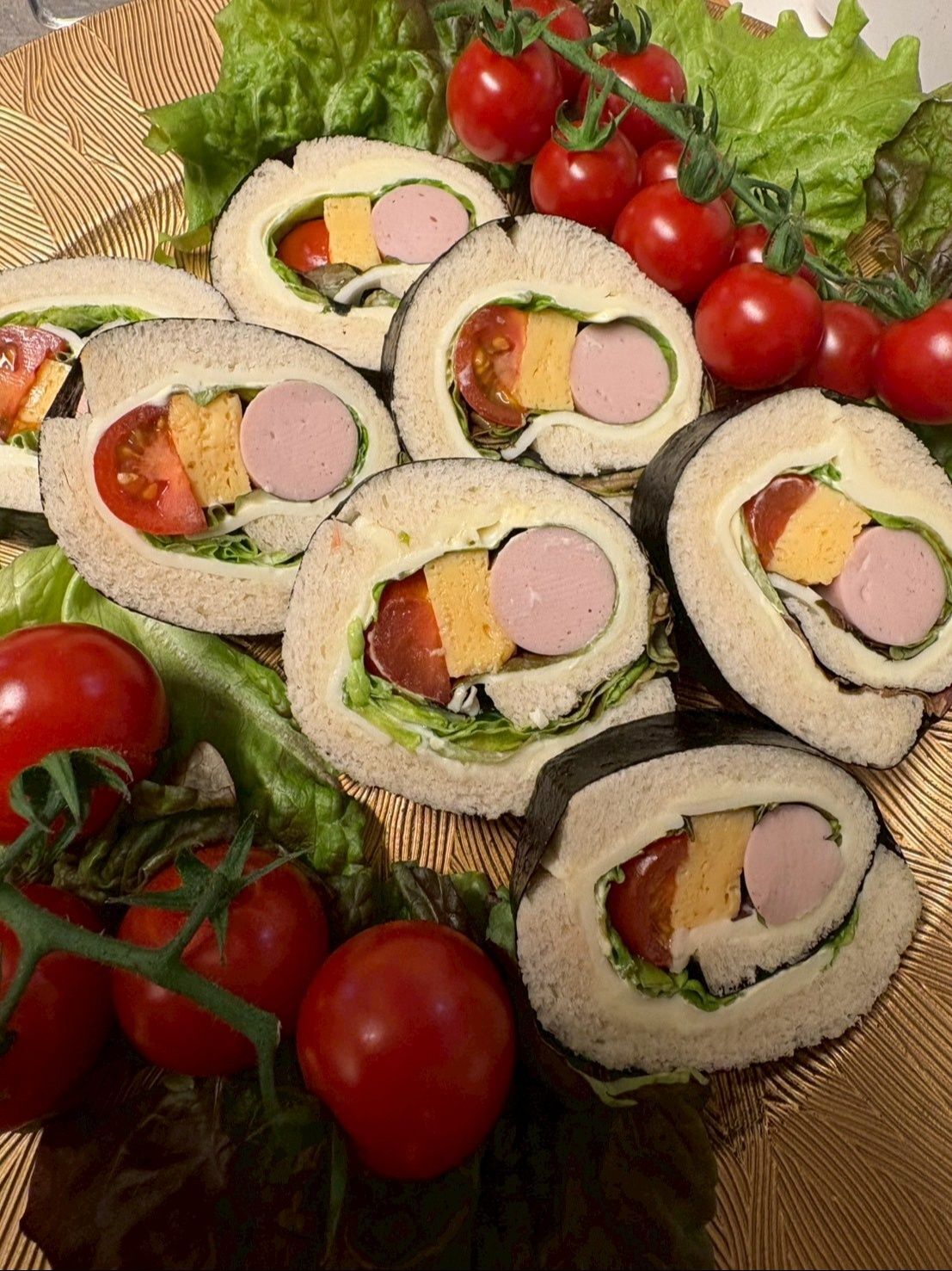 太巻きの〈ロールサンド恵方巻〉