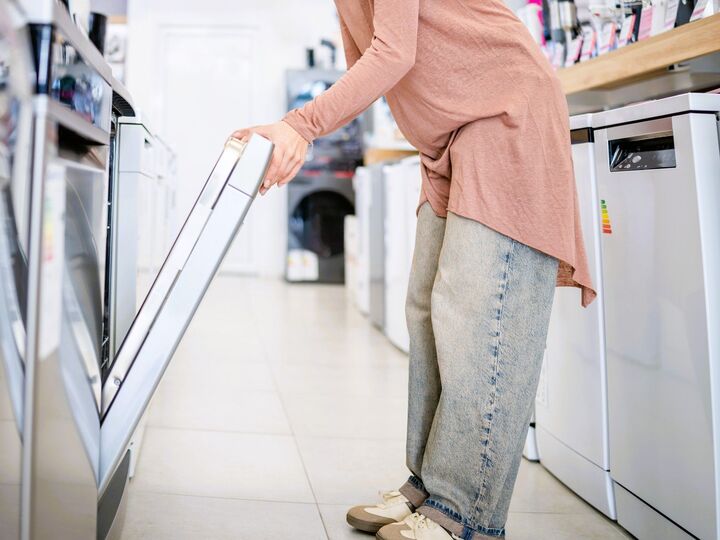 整理収納アドバイザーが「寝室にあったら絶対捨ててほしいモノ」6つ。「高かったから捨てられない」ではないんです!