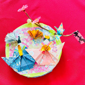 桃の節句「雛飾り」関東と関西ではお内裏様とお雛様の位置が違うよ〜