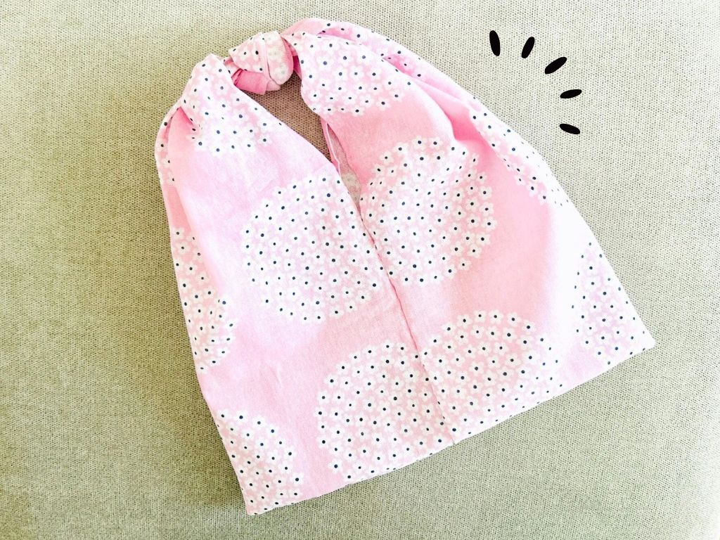 結んでちょこっと縫うだけ！『手ぬぐい1枚』でお散歩バッグができちゃった♪【簡単ハンドメイド】