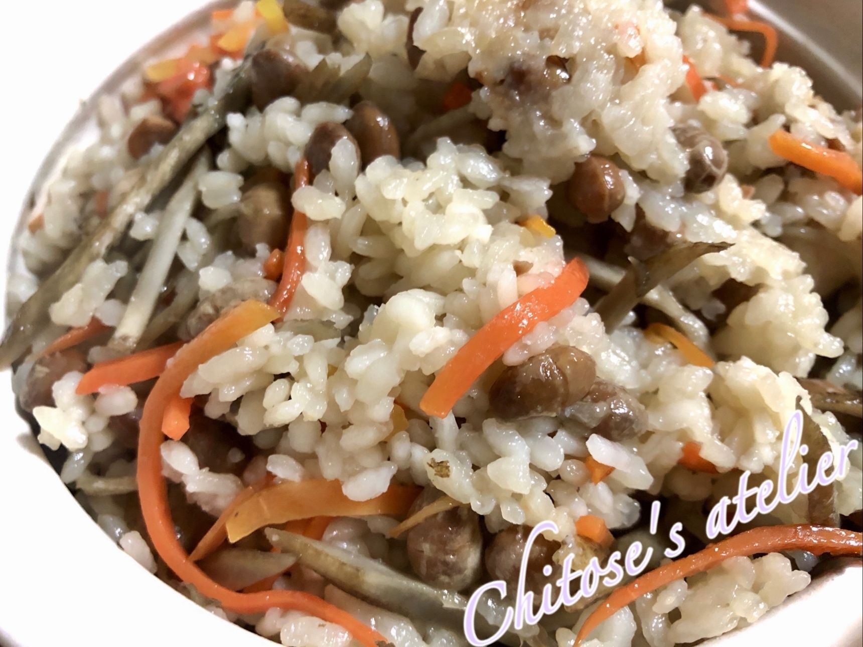 おこげが美味しい！土鍋で炊く福豆の炊き込みご飯