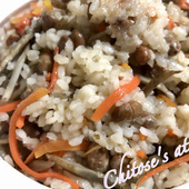 おこげが美味しい！土鍋で炊く福豆の炊き込みご飯