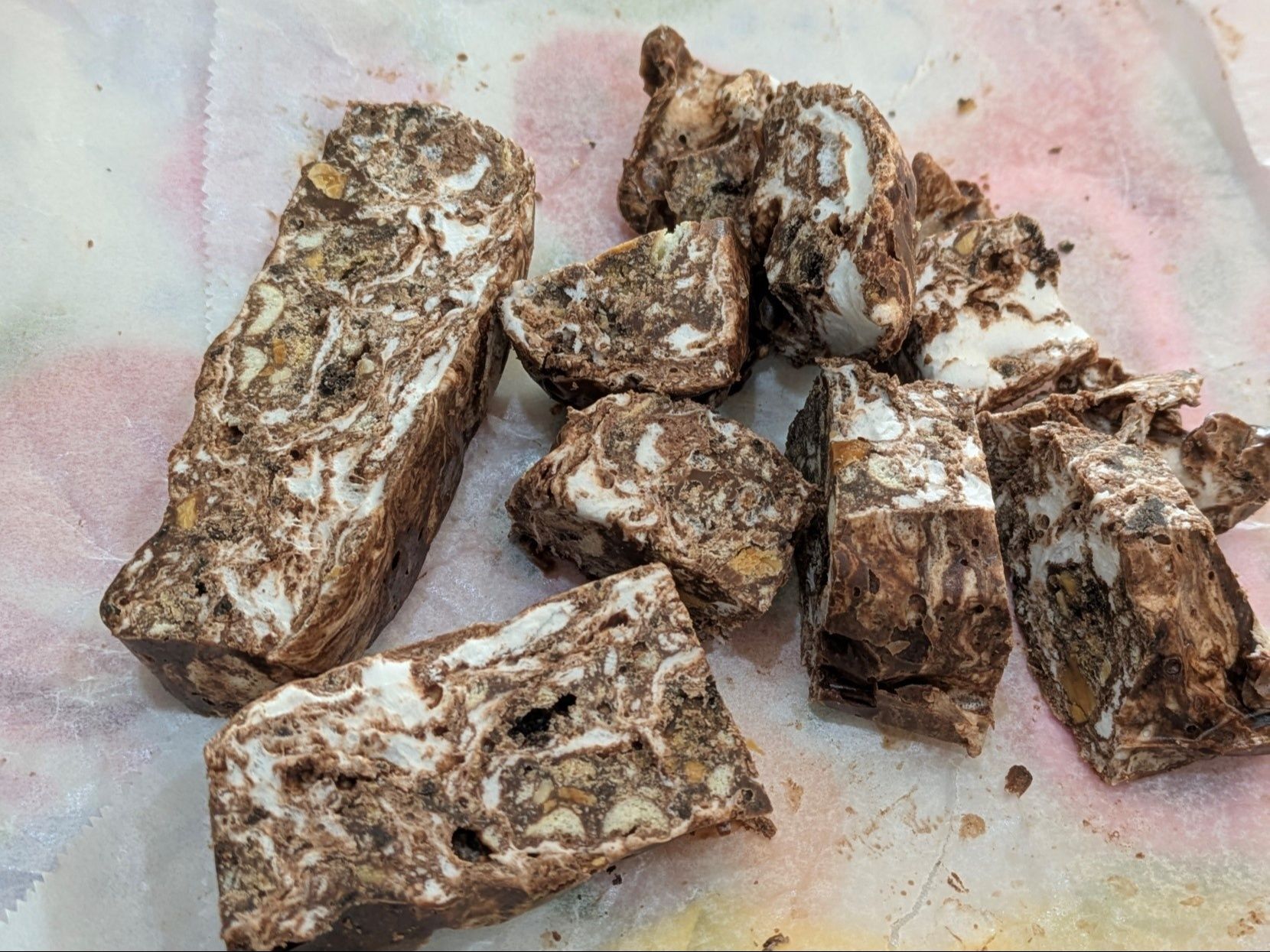 B:アーモンド＆ヘーゼルナッツ　ブラックサンダー入り