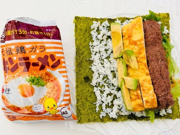 【恵方巻】家族の願いをギュッと。「チキンラーメンにピクルス……だと？」