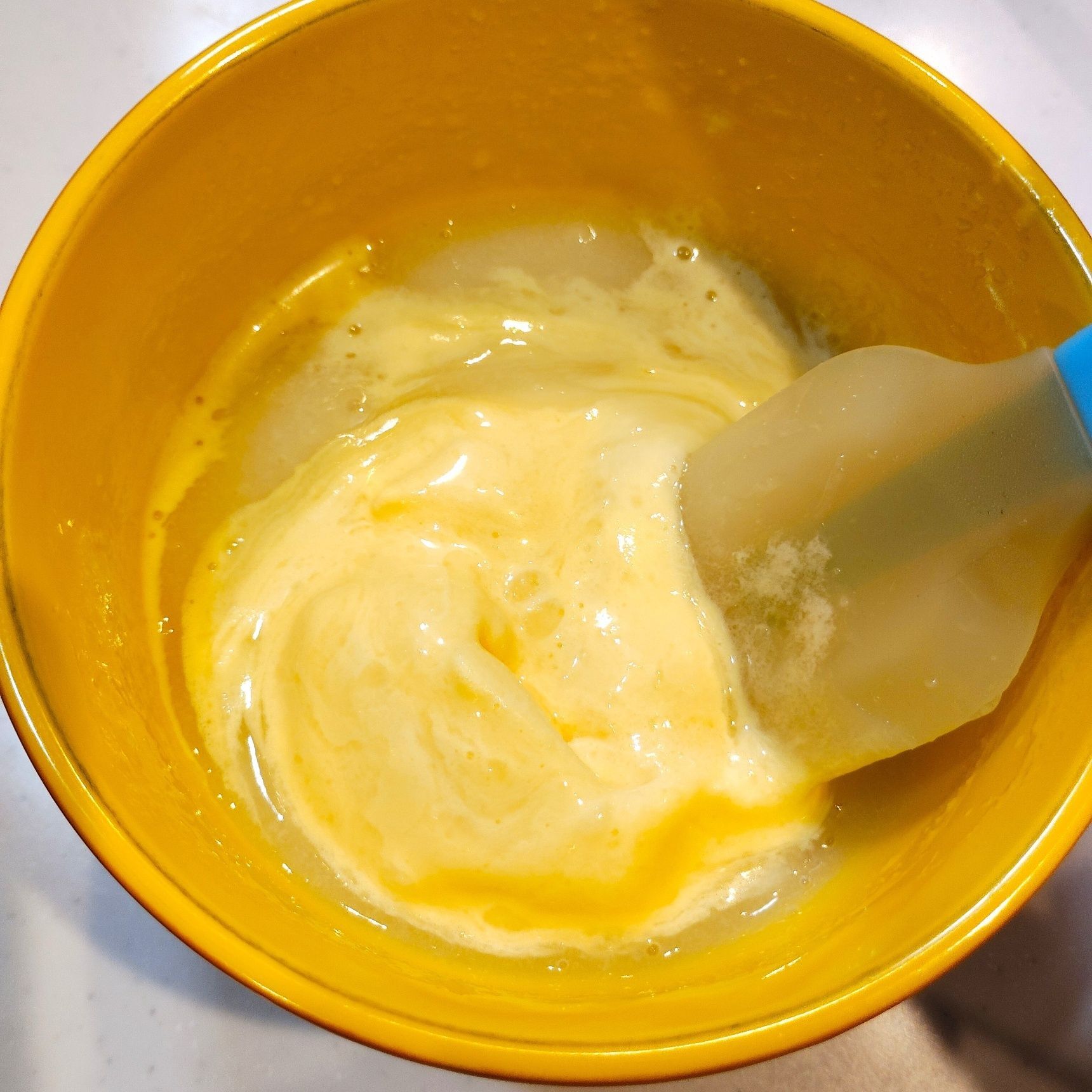 アイスを入れて混ぜる