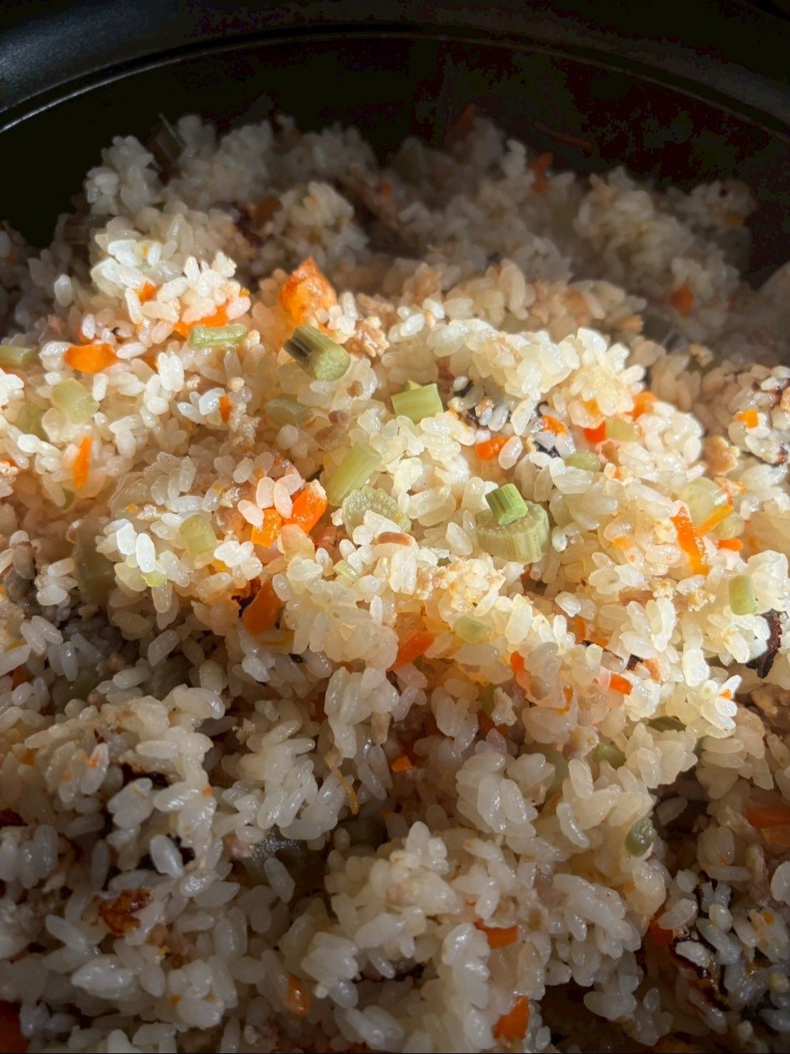 彩りに水煮の山菜を加えて混ぜました