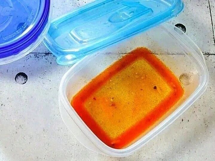 タッパーの「油汚れ」は、洗剤にあるモノを加えるだけで即キレイ!しかも0円でできちゃいます♪