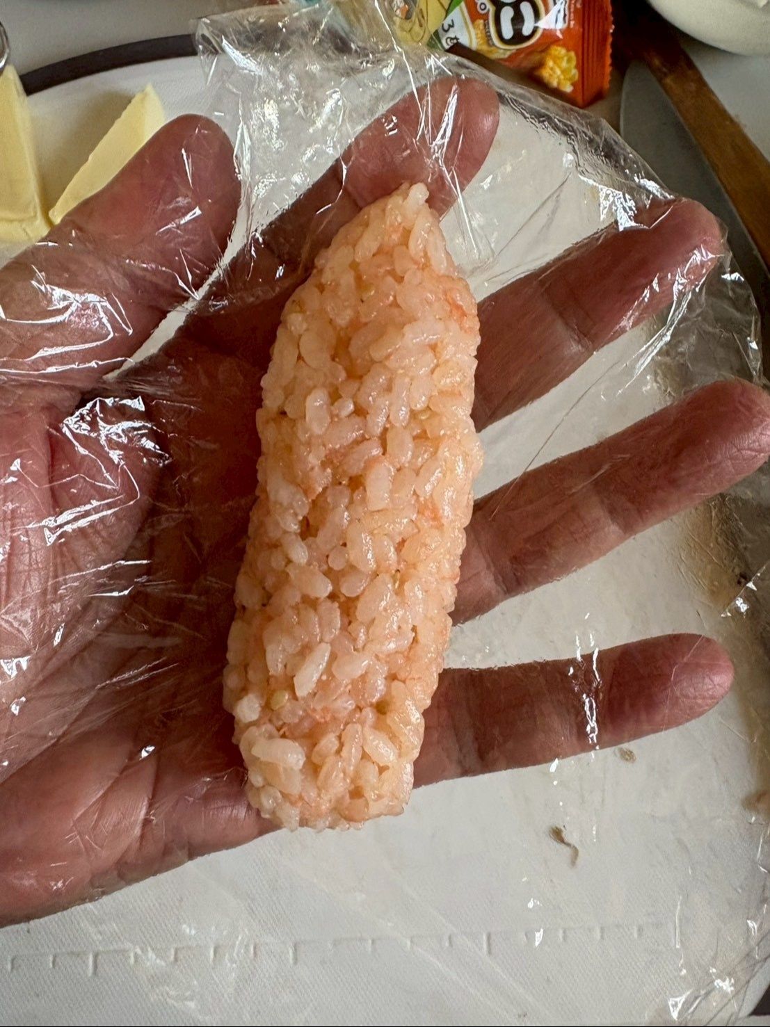 ③赤ちゃんのにぎにぎおにぎりの様に細長く握る。