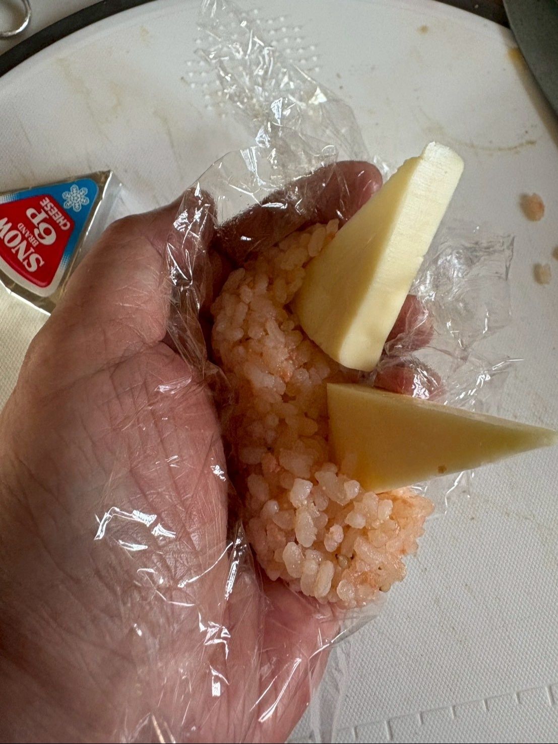 ⑤もう片方もしっかり埋めて角が立つようにしてください。