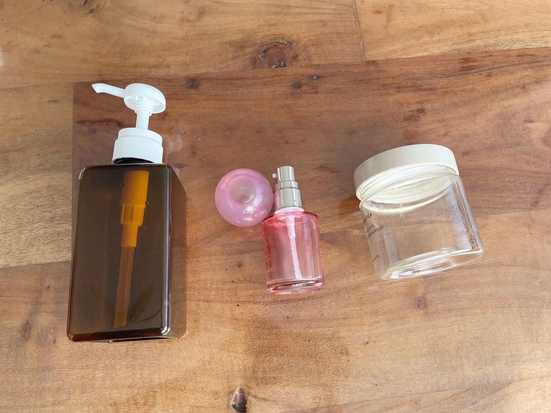 使い終わった〈スキンケア容器〉は捨てません♡お気に入りのコスメ容器が暮らし用品に！？