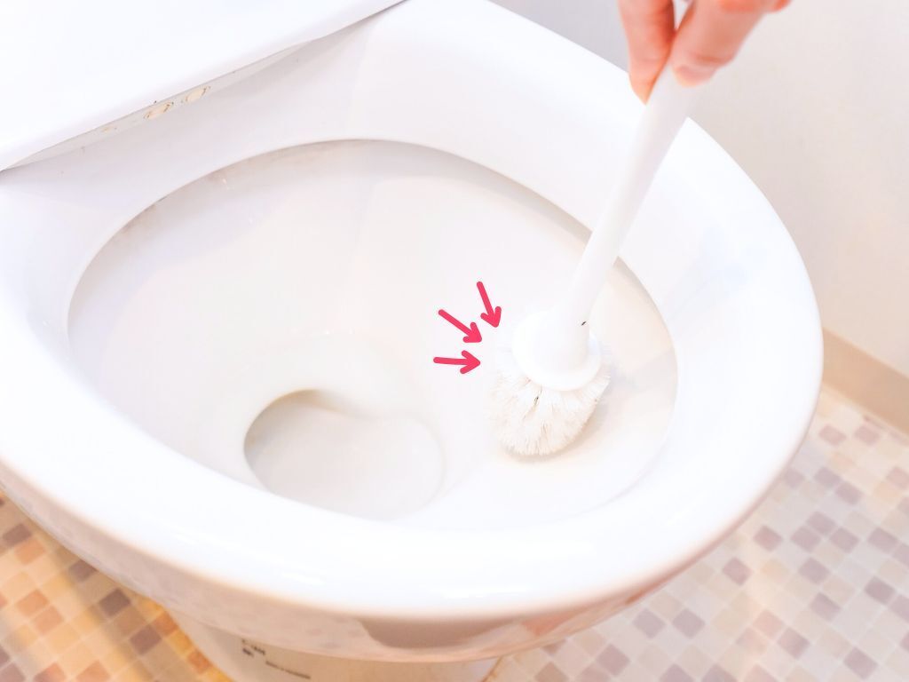 やっちゃダメ！！実は逆効果な「トイレ掃除」NG行動。どんどん汚くなっちゃいますよ…！