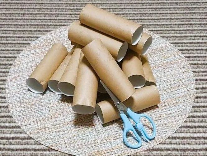 切り込みを入れるだけ！『トイレットペーパーの芯』が冬のお助けアイテムに早変わり♪