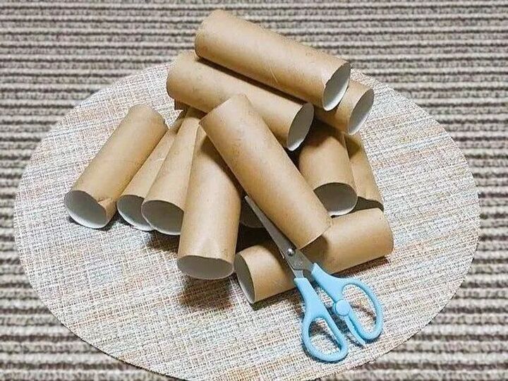 切り込みを入れるだけ!『トイレットペーパーの芯』が冬のお助けアイテムに早変わり♪