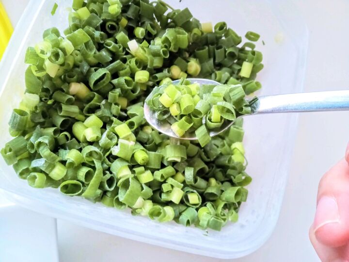 『万能ねぎ』そのまま冷凍するの待って!パラパラのまま保存するための正解を検証してみた。