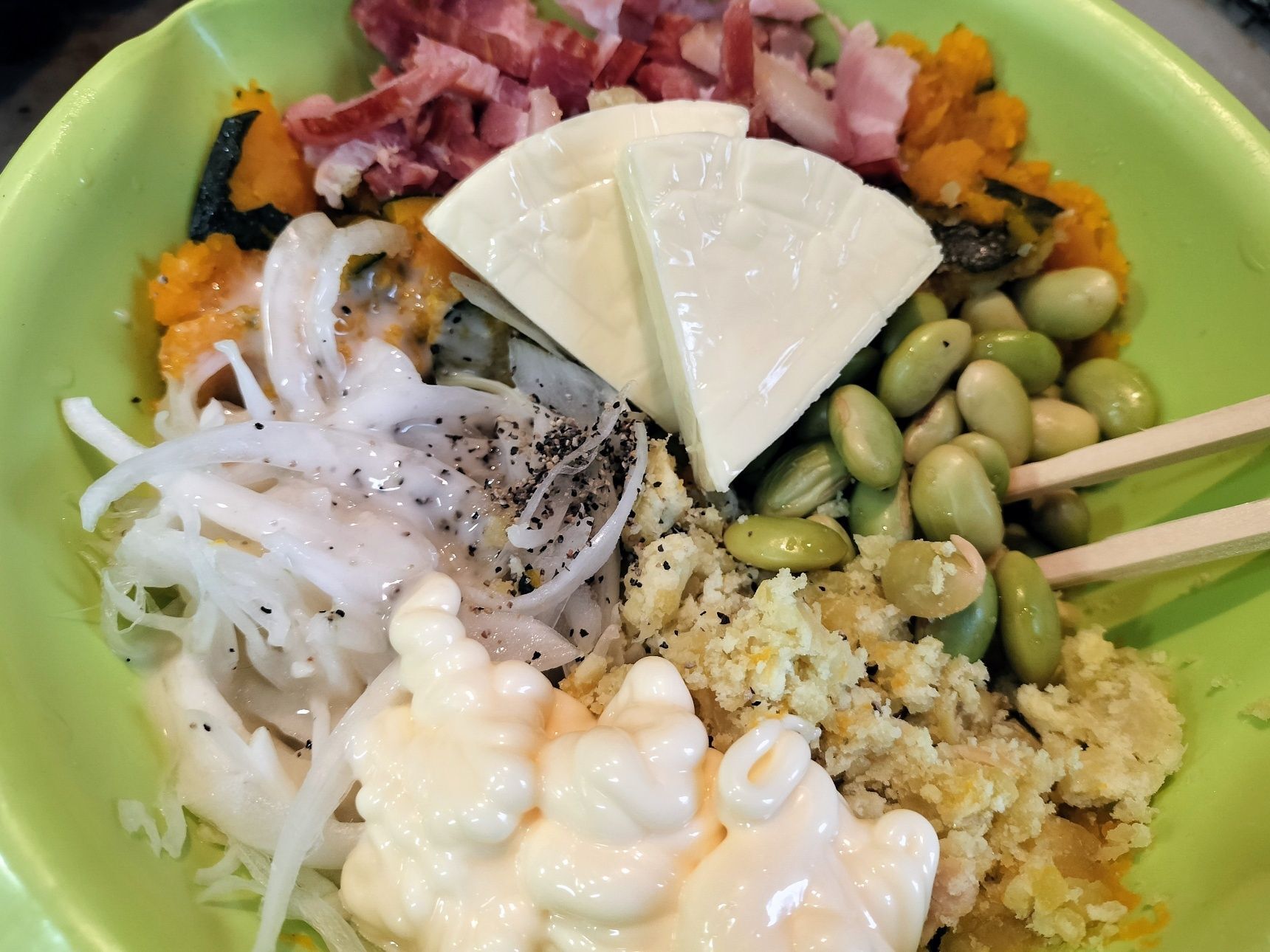 5.材料●とチーズを加える