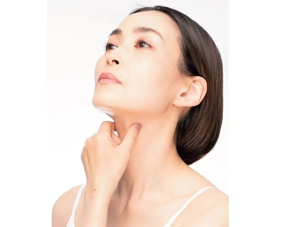 【たるみリフト】50代の口角がたった10秒で引き上がる！口元を引き締めて若返る最強メソッドを紹介♪