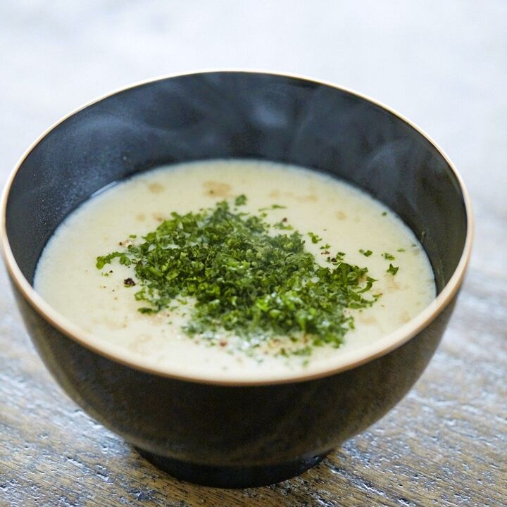 北京生まれの料理家が「風邪をひきそうなときに必ず食べるスープ」。しかも…一度食べたら絶対にまた作りたくなるおいしさです♪