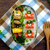 かにかまで赤鬼弁当