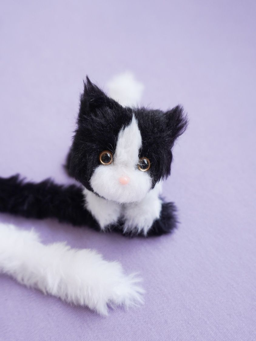 手芸動画／セリアのふわふわモール2本でできる猫の作り方