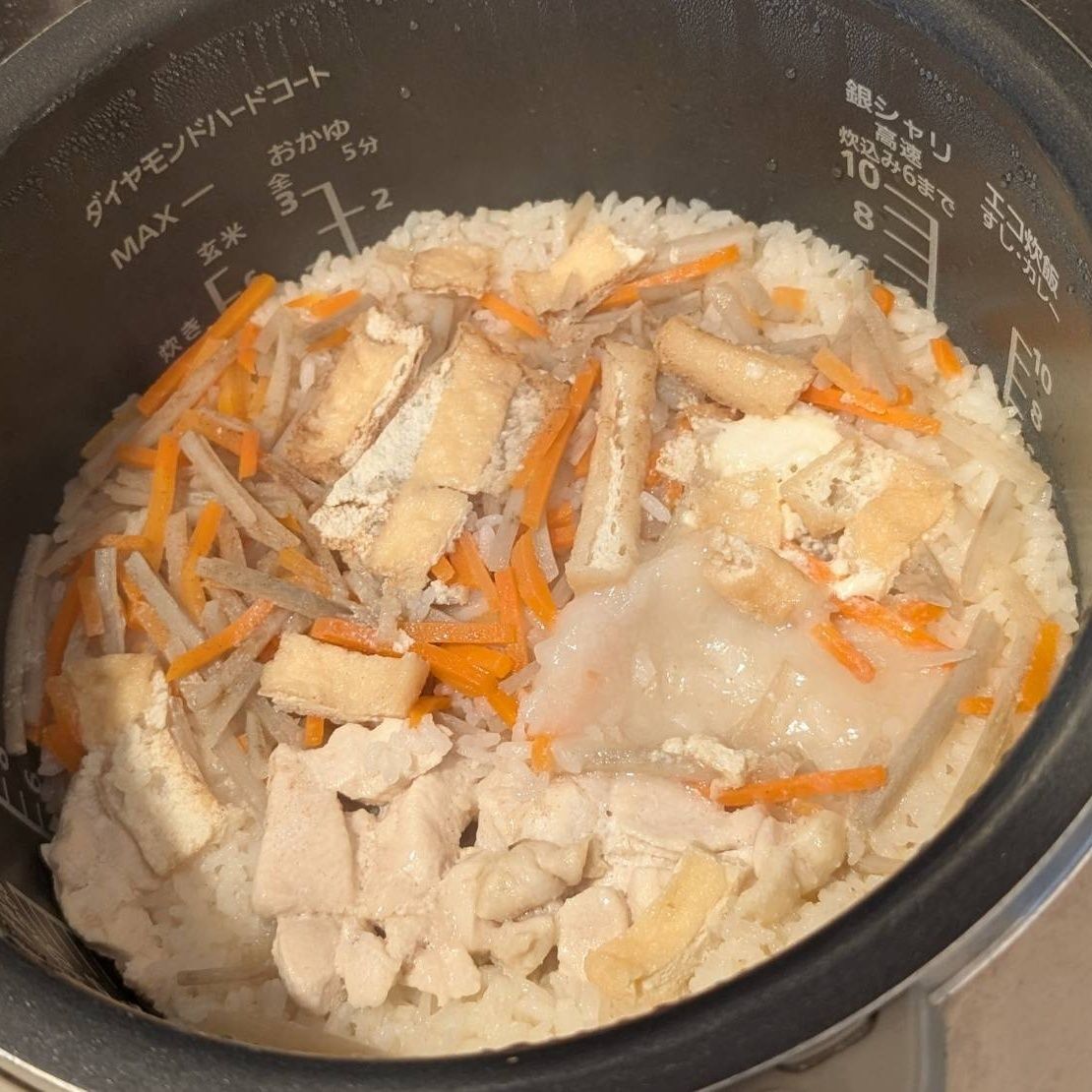 お餅が溶けている（右側）