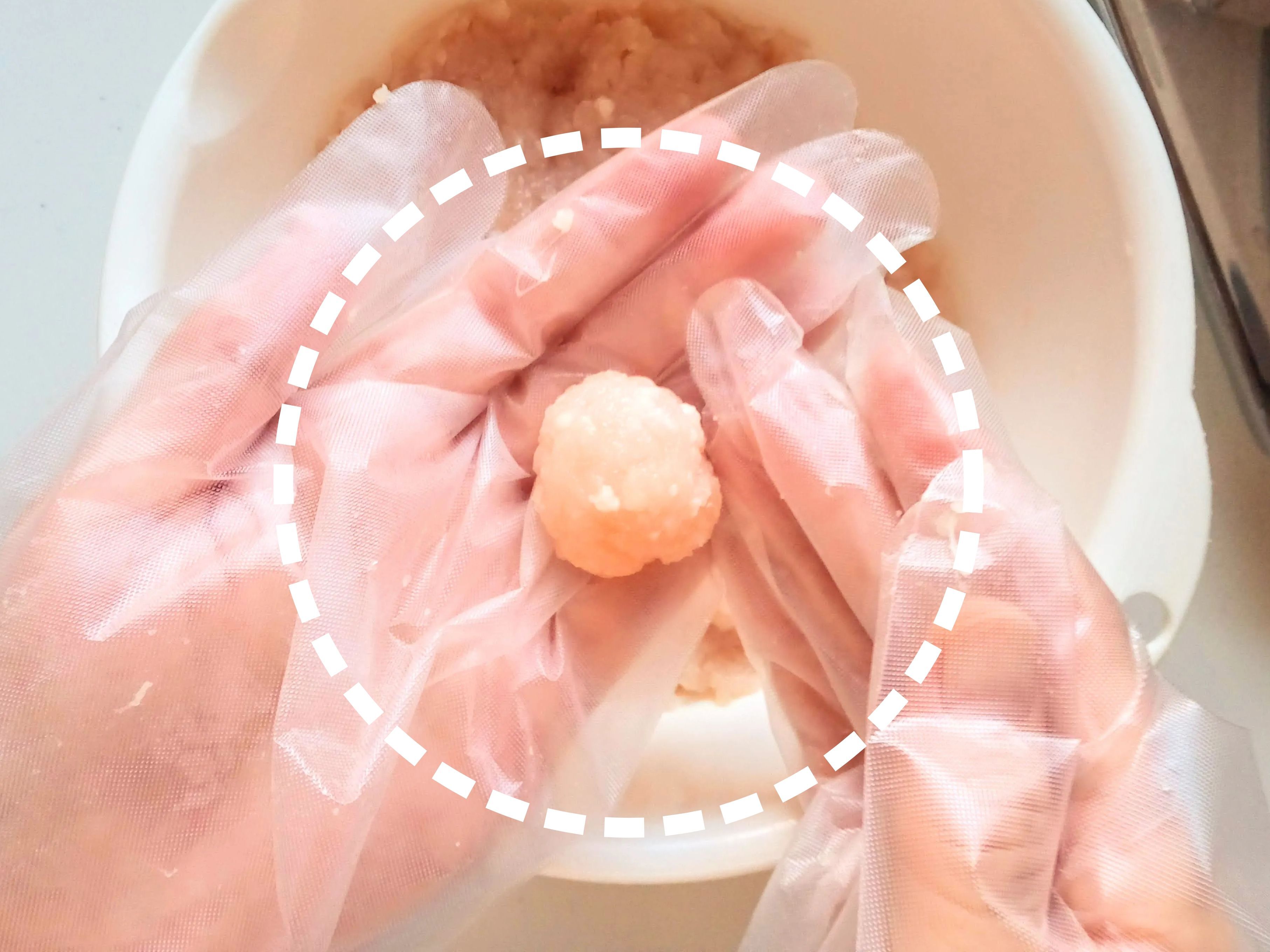 これは発明。〈0円つくね製造機〉で団子がにゅるんと完成♡もう手で丸めなくてOKです！