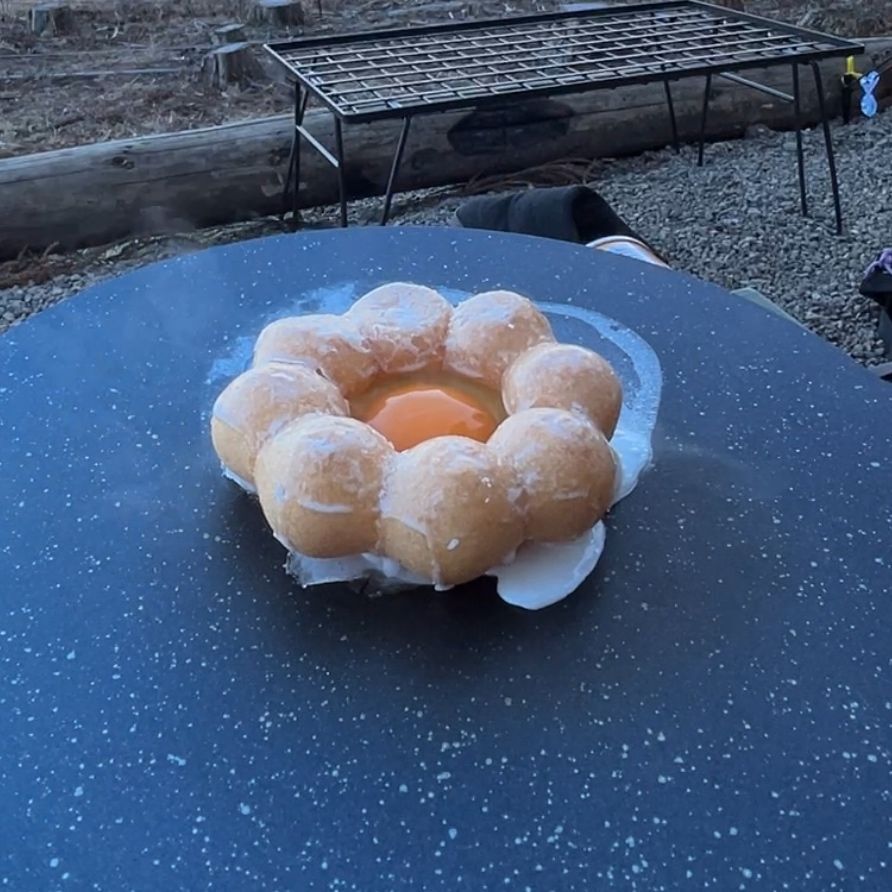 ドーナツを乗せる