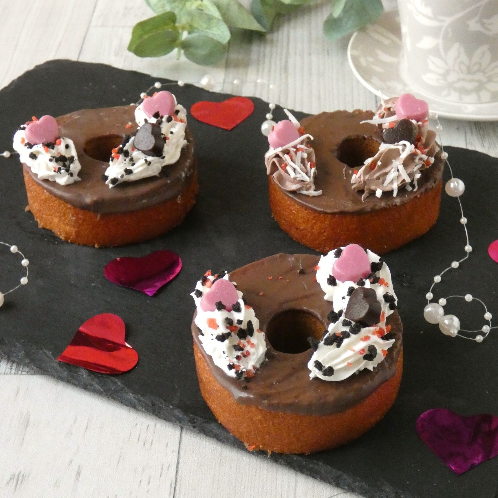 市販のお菓子で簡単！「バウムクーヘンのホイップデコレーション」