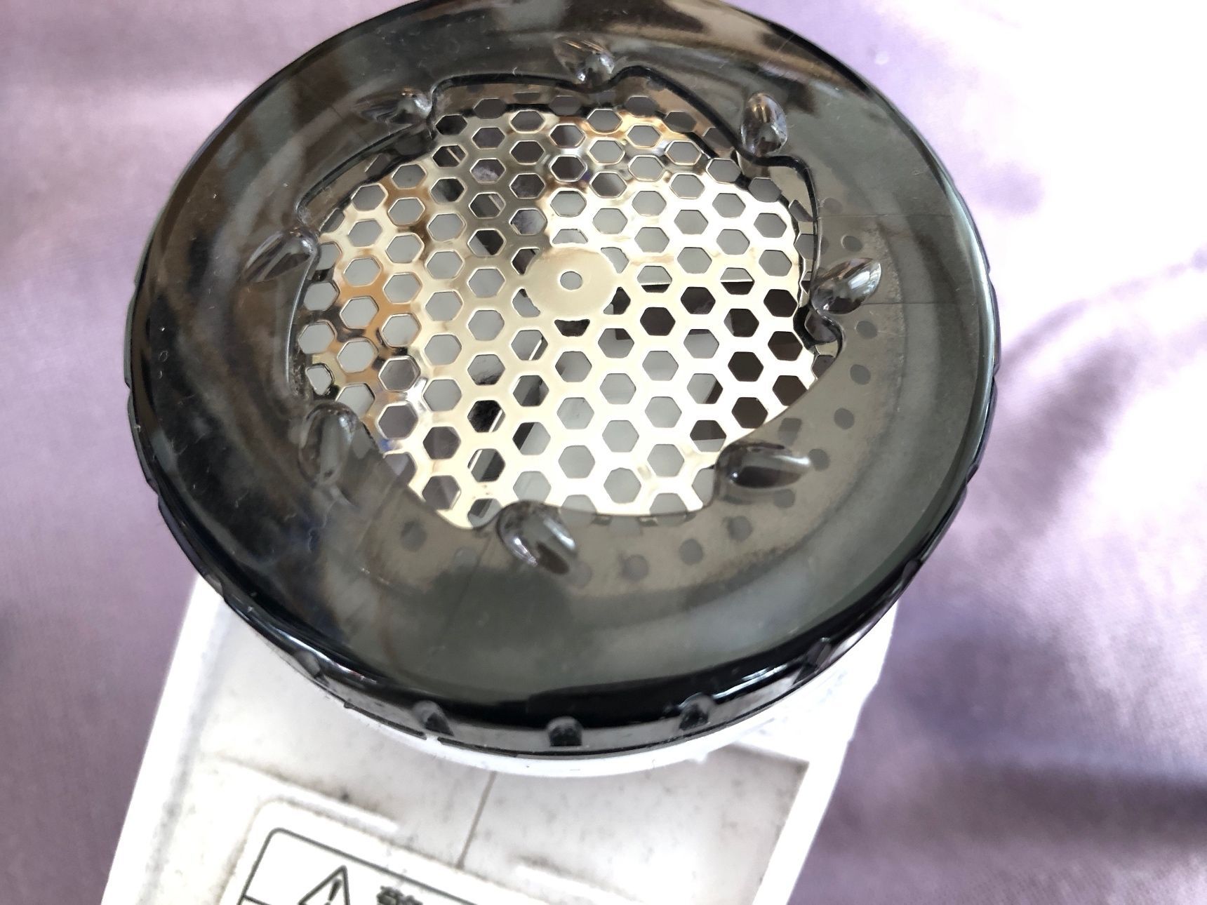 刃ガードと外刃の間を掃除する