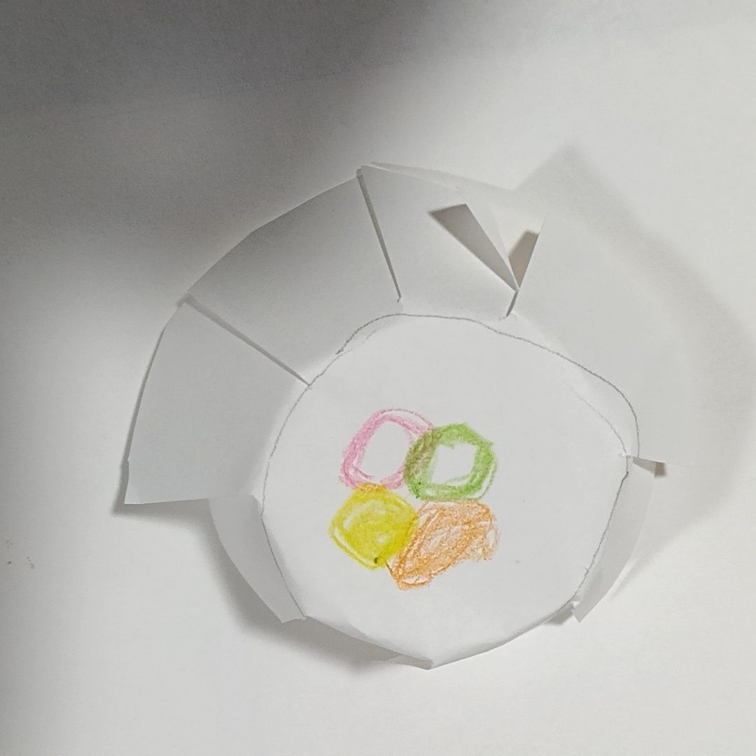 恵方巻きの具を書いてトイレットペーパーに貼る